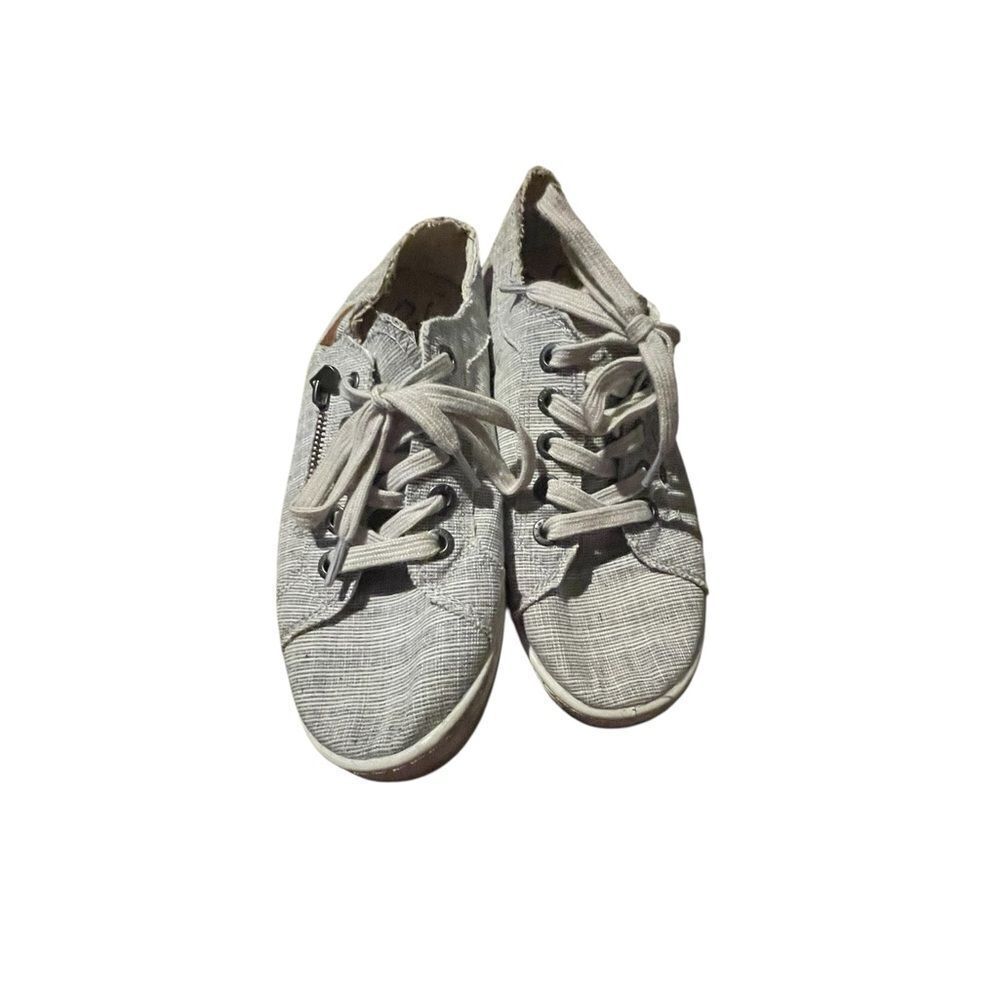 Blowfish size 8 women’s Gray Casual Shoes cute style